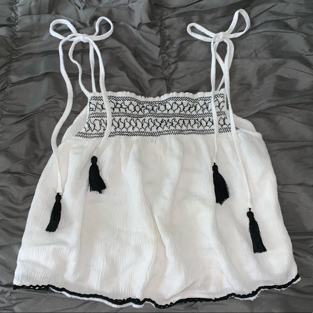 Forever 21 adorable tie up top